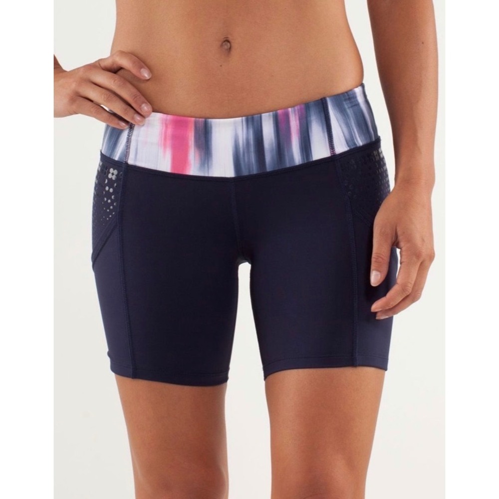 Lululemon Dart and Dash Shorts Navy Blue Pink Abstract Print Running Training 6